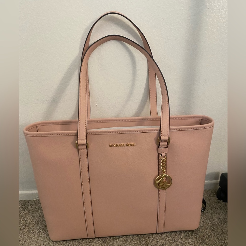 Blush Pink NEVER USED OR WORN Michael Kohrs bag